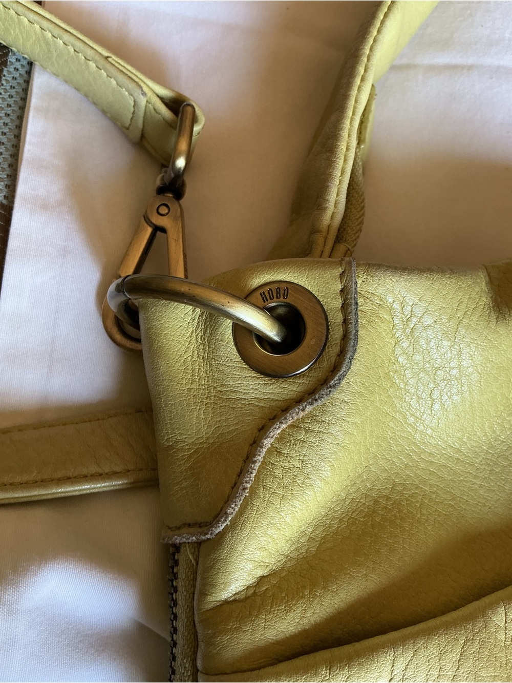 HOBO Lime Green Leather  Shoulder/ crossbody Bag with Tassel - Picture 6 of 11